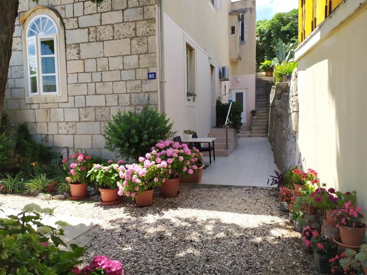 Apartments Rafaela Korčula Екстериор снимка