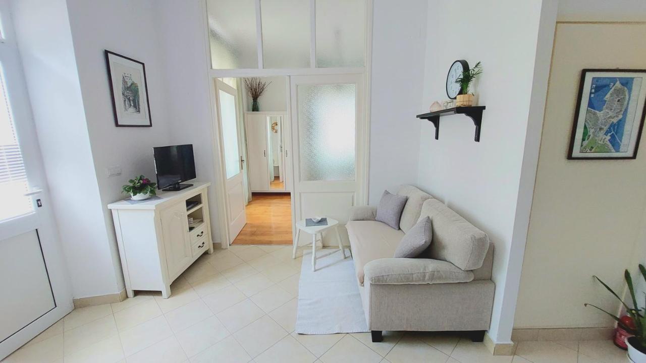 Apartments Rafaela Korčula Стая снимка